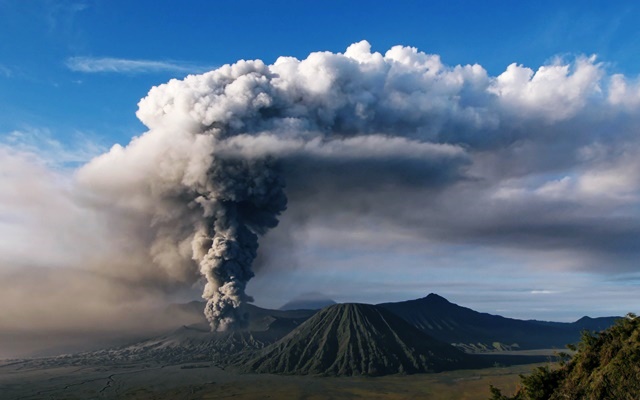 火山が噴火する夢は、吉凶の差が激しい【適切に対処してください】